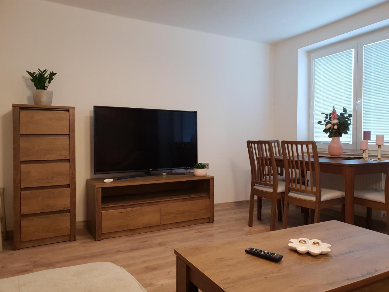 Ferienwohnung Apartman U Labe Nymburk Exterior foto