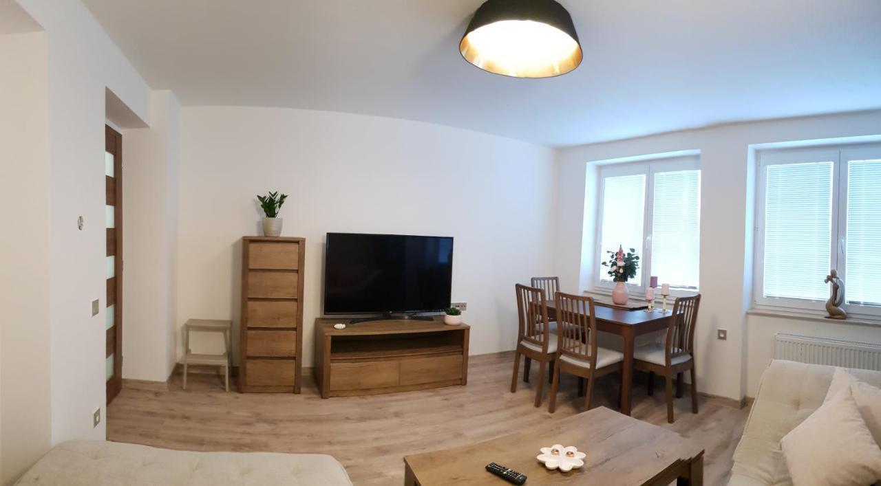 Ferienwohnung Apartman U Labe Nymburk Exterior foto